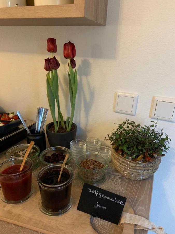 B&B Witvliet, Kamers En Studio Met Heerlijk Ontbijt ! Zoutelande Luaran gambar