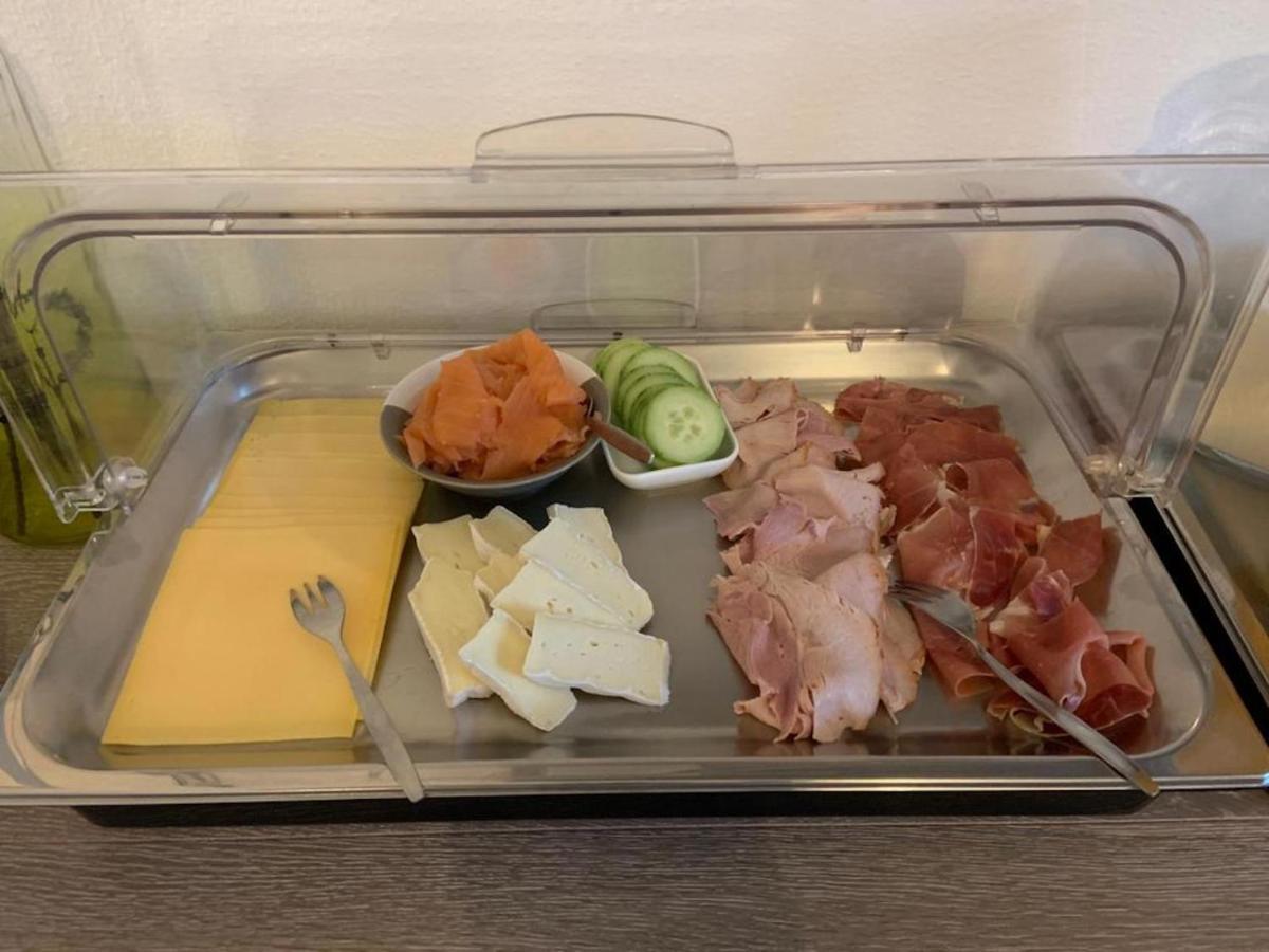 B&B Witvliet, Kamers En Studio Met Heerlijk Ontbijt ! Zoutelande Luaran gambar